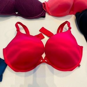 Victoria’s Secret Bra 38D
